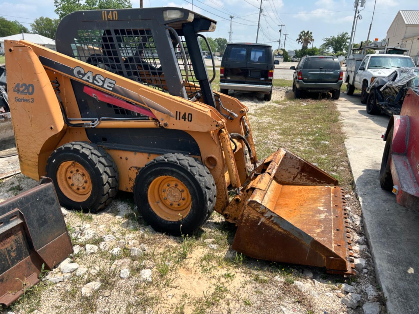 2009 Yellow Case 420 series 3 (NAM413641) , located at 1687 Business 35 S, New Braunfels, TX, 78130, (830) 625-7159, 29.655487, -98.051491 - Photo#4